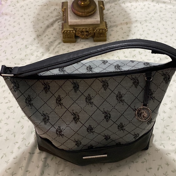 US Polo double Ryder hand bag. bag RN# 137646. in Used Condition - Picture 4 of 16